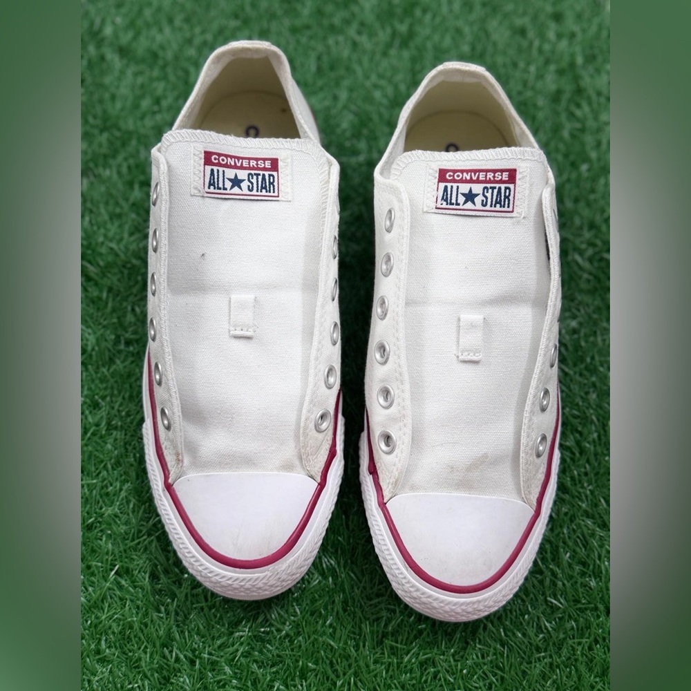 Converse Unisex White Slip-On Sneakers Size M-7 W-9